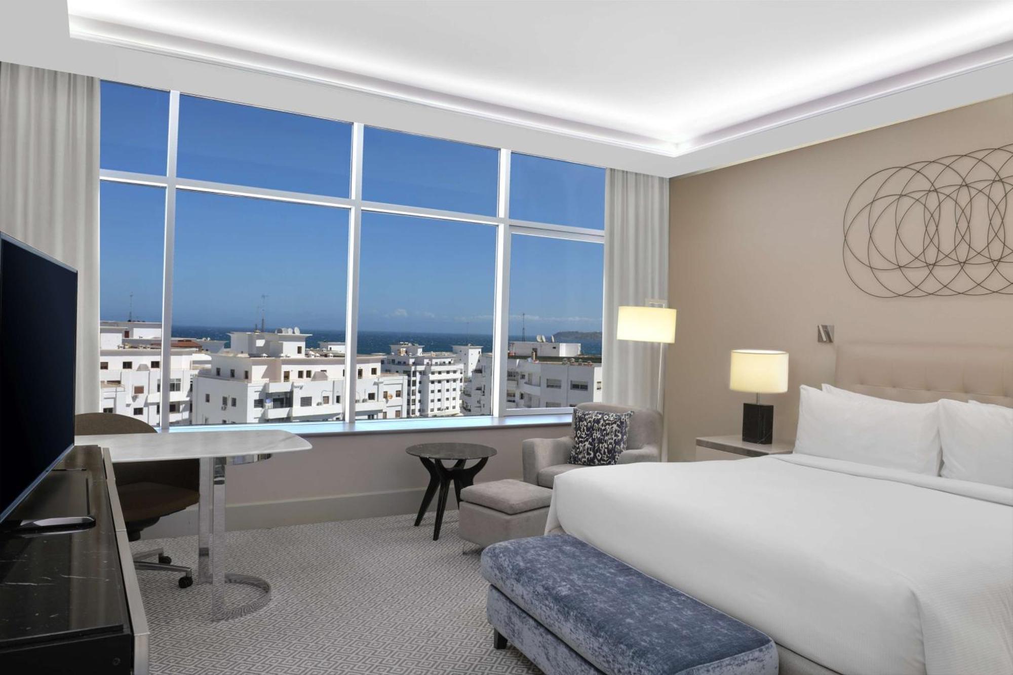 Hilton Tanger City Center Exterior foto Deluxe room