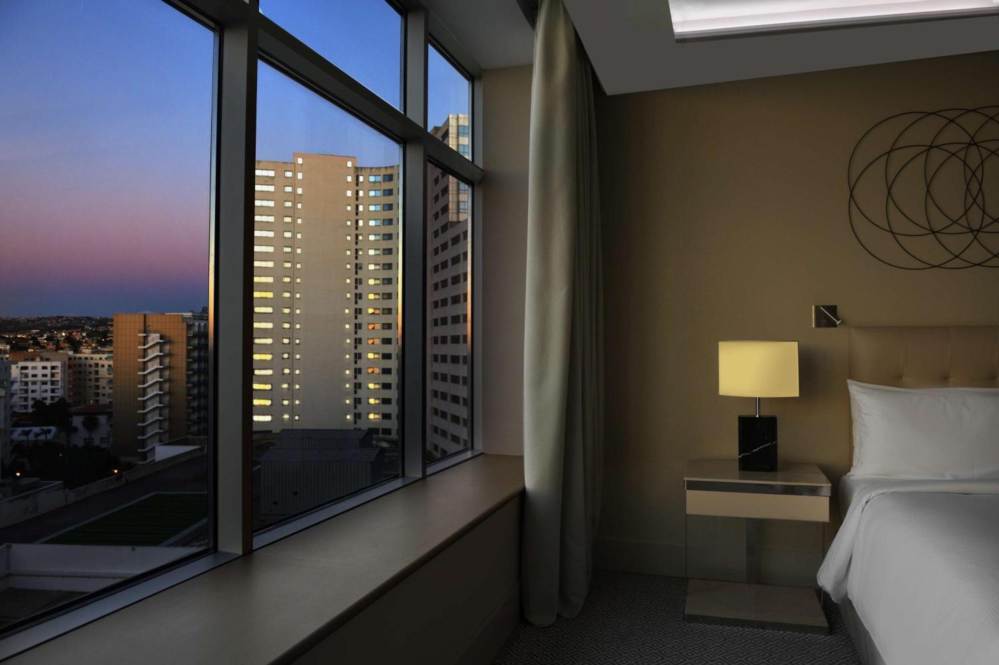 Hilton Tanger City Center Exterior foto A guest room at the hotel