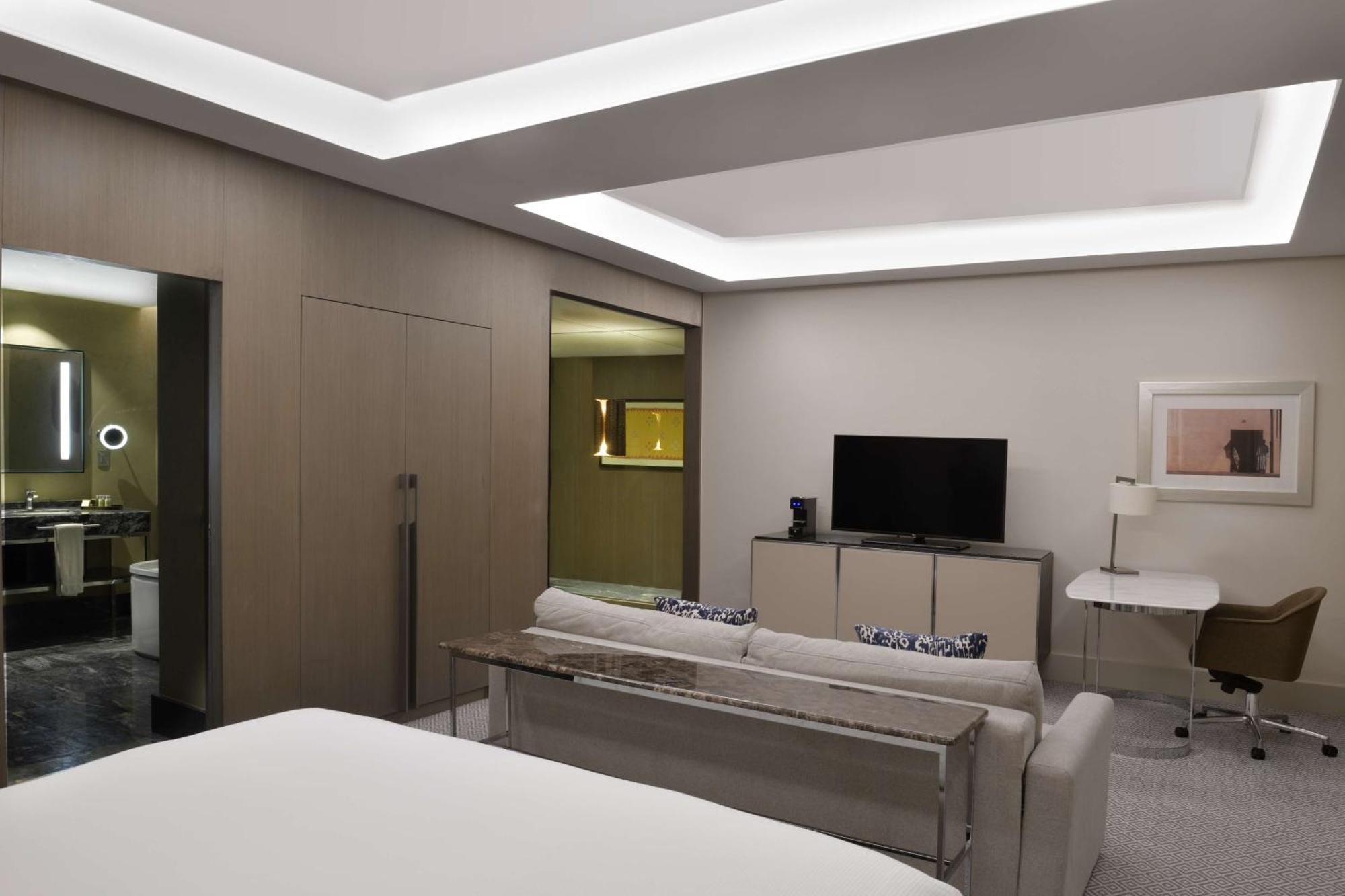 Hilton Tanger City Center Exterior foto A typical room at the hotel