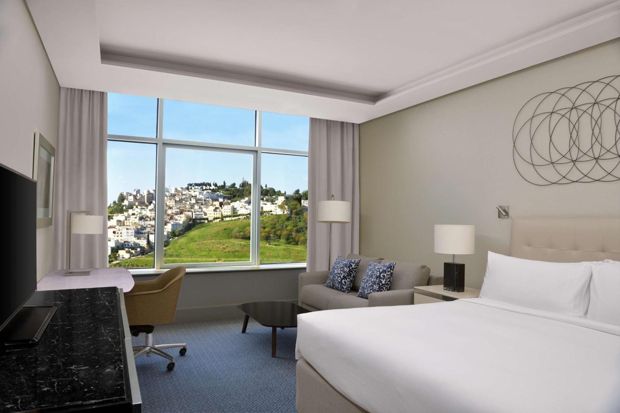 Hilton Tanger City Center Exterior foto A guest room at the hotel