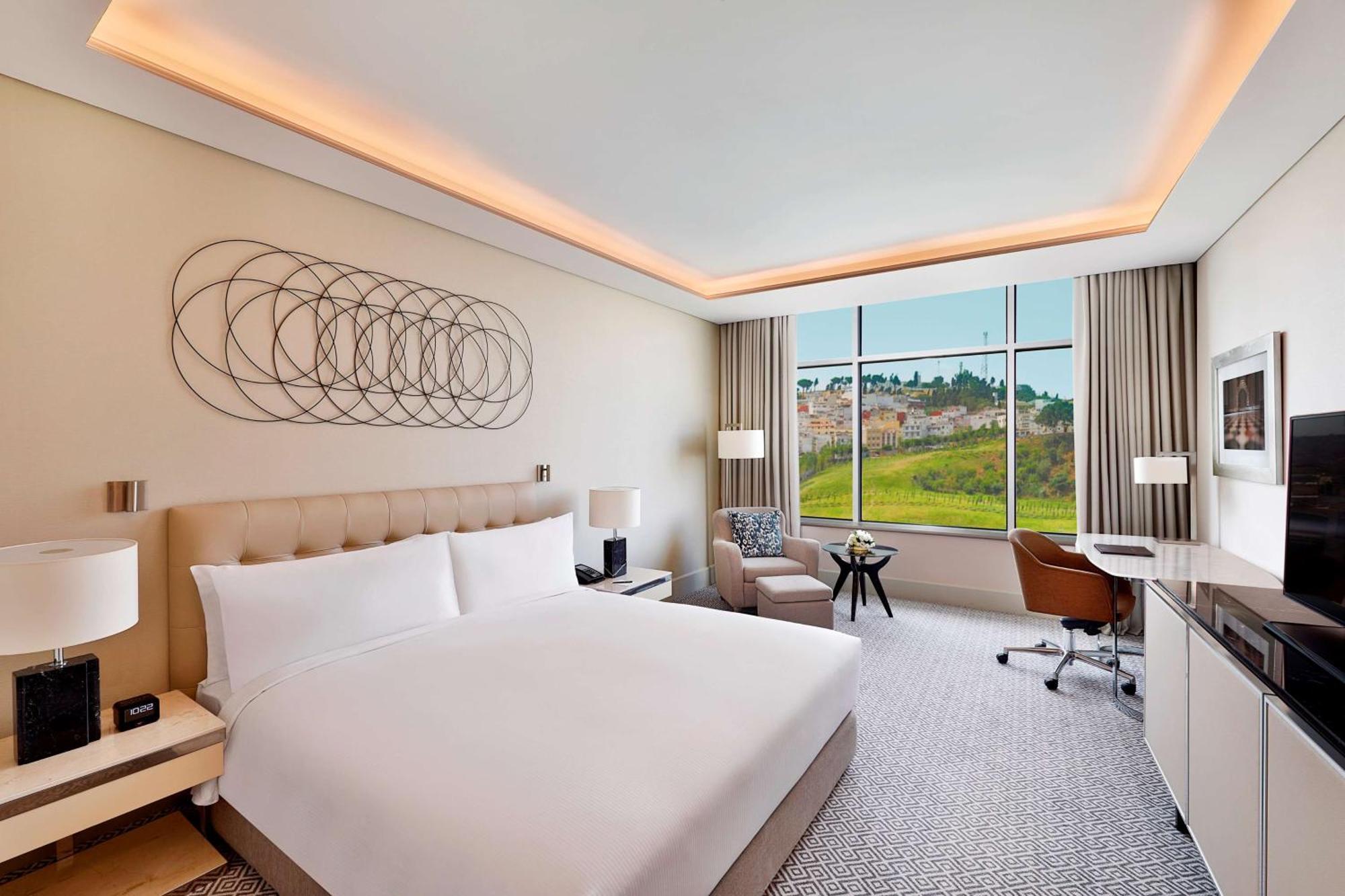 Hilton Tanger City Center Exterior foto Deluxe Room