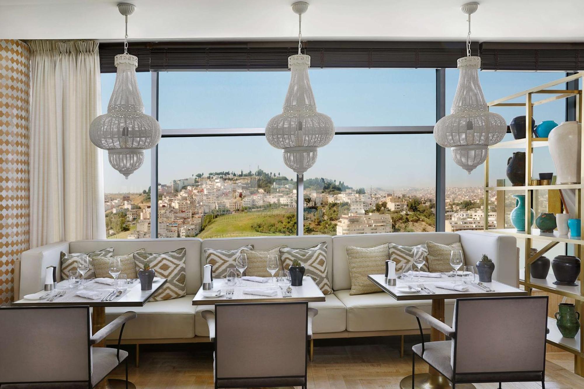 Hilton Tanger City Center Exterior foto The restaurant