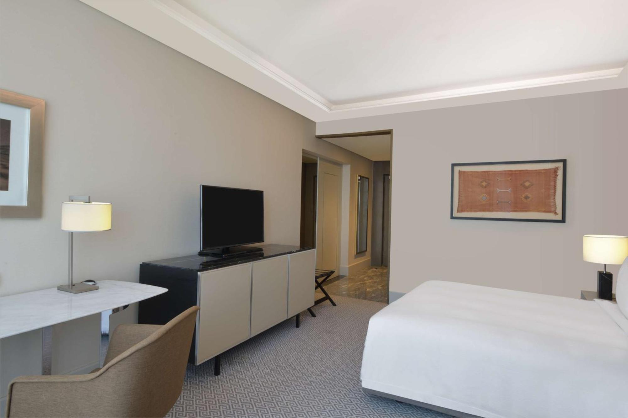 Hilton Tanger City Center Exterior foto A guest room at the hotel