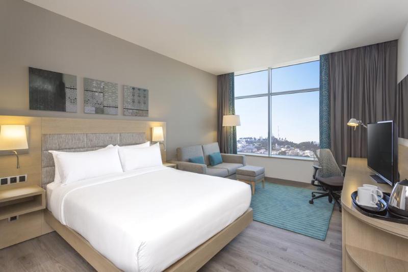 Hilton Tanger City Center Exterior foto A typical guest room at the Hilton Garden Inn